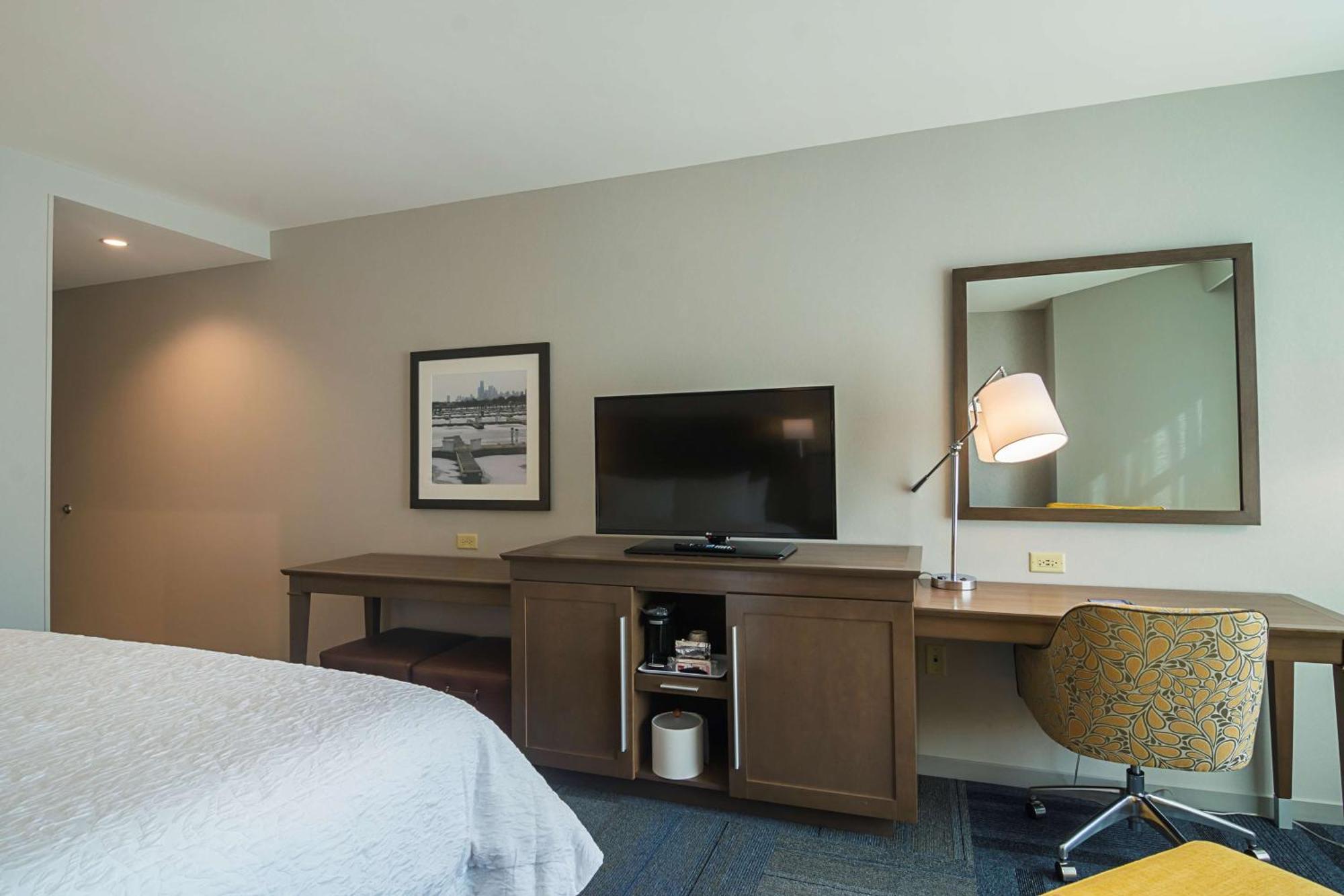 Hampton North-loyola Station, Il Hotel