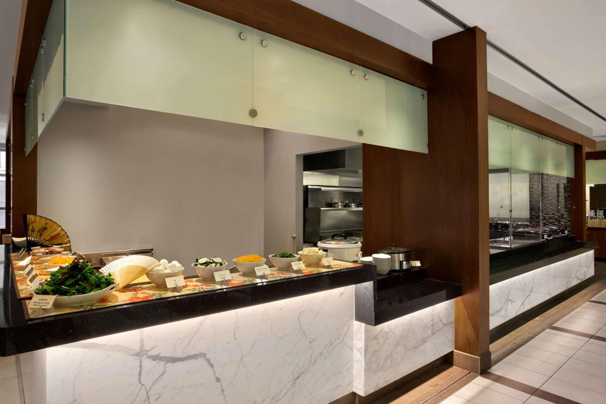 Embassy - Downtown River North 3*