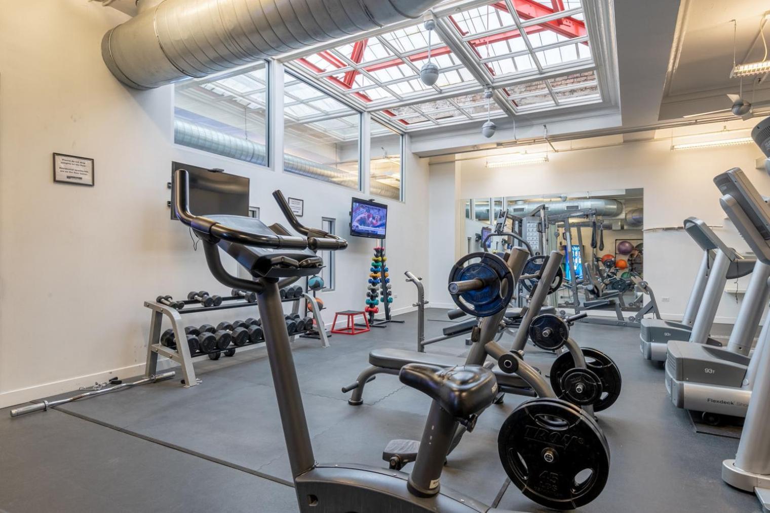 Loop 1br W Gym Nr Theatre District Chi-158 Apartment