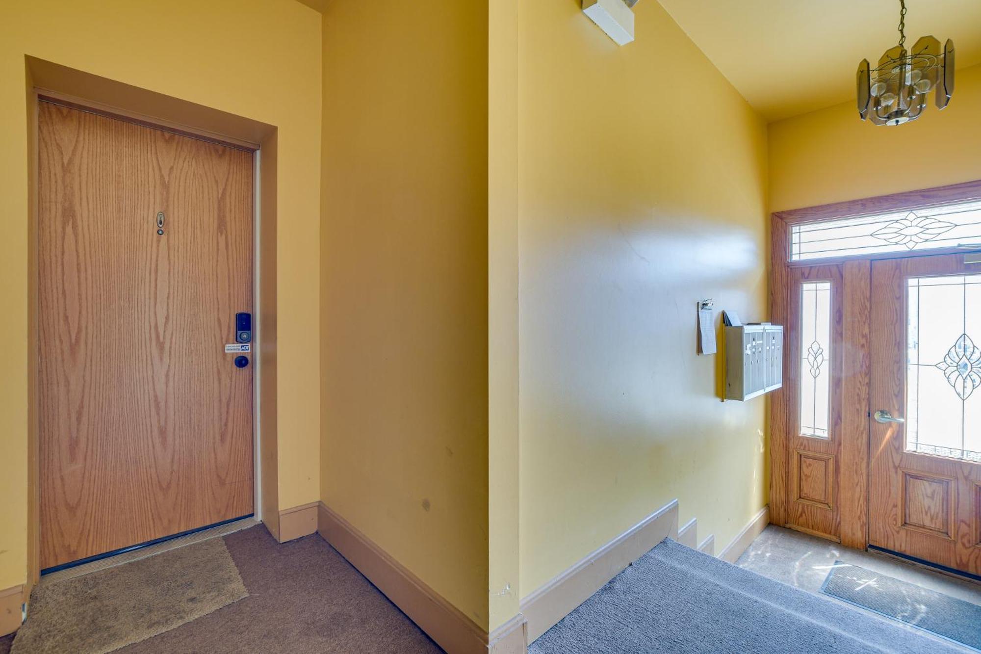 Laptop Workspace, 6 Mi To Downtown! Apartamento