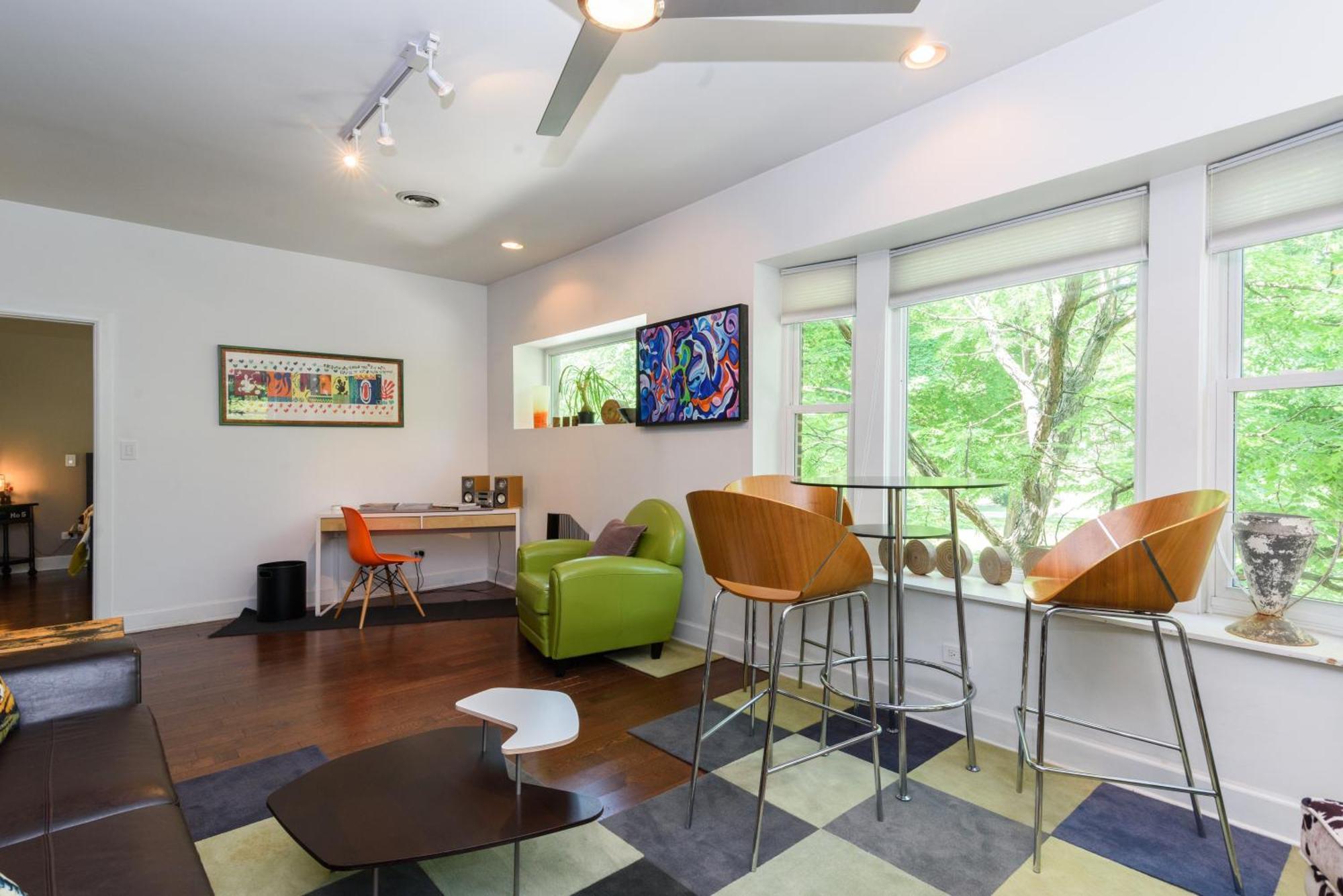 House 5863- Chicago's Premier Chicago