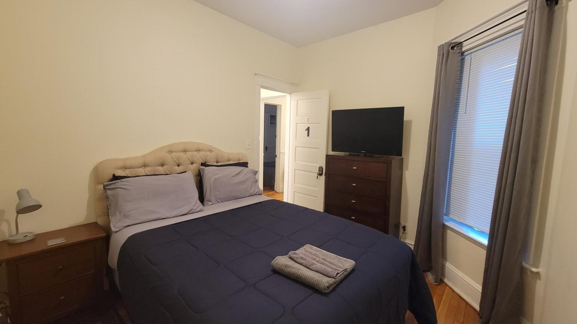 Chateau De Woodlawn - I - La Tour Eiffel * Chicago