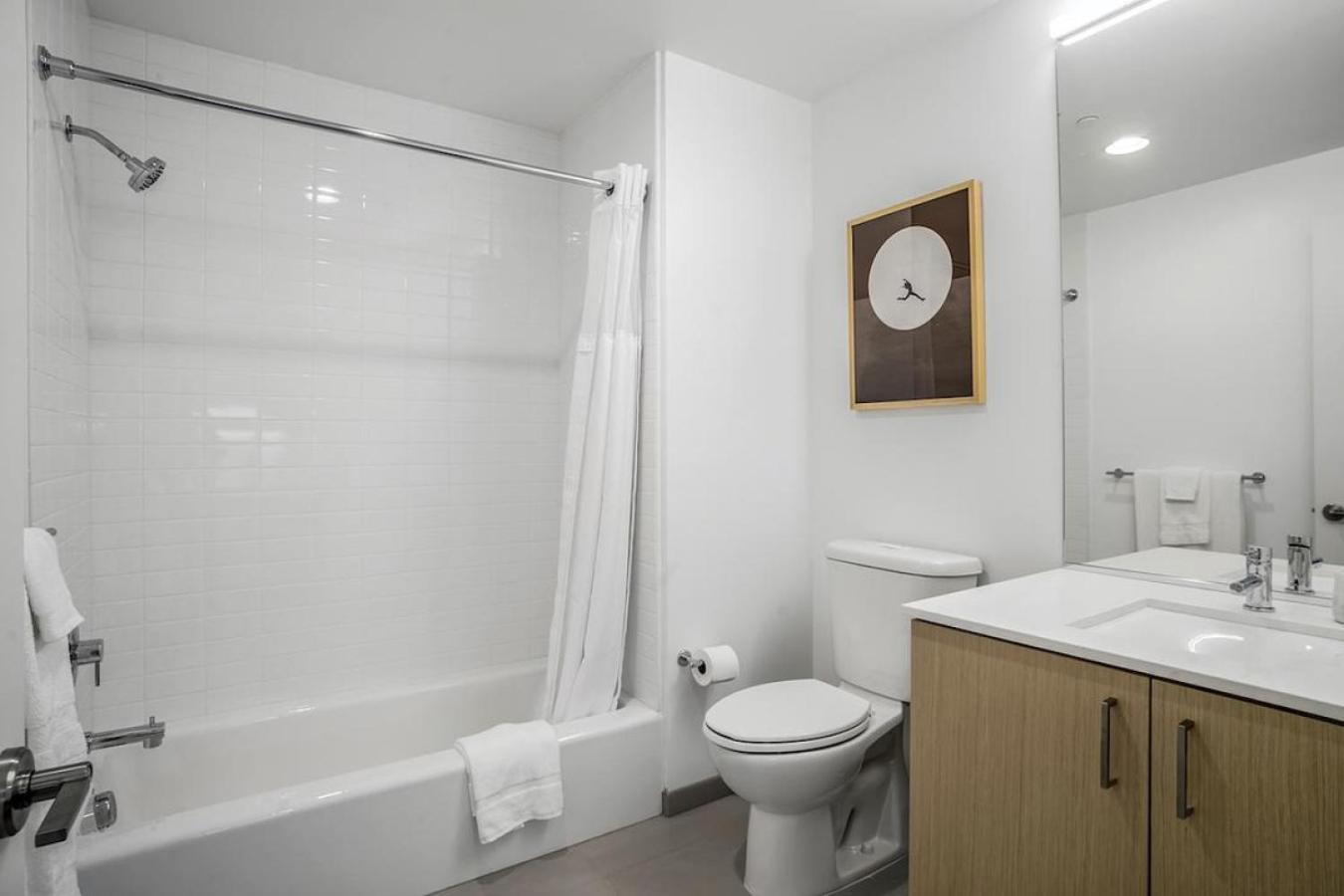 Apartment Landing - Modern With Amazing Amenities *