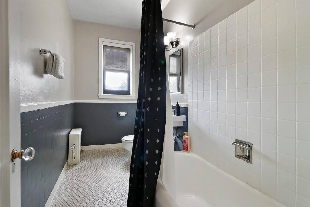 1br Calm, Cozy & Furnished In Hyde Park - Windermere 402 *