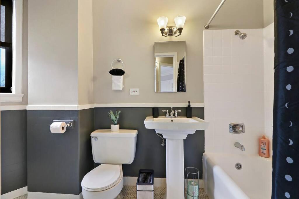 1br Calm, Cozy & Furnished In Hyde Park - Windermere 402