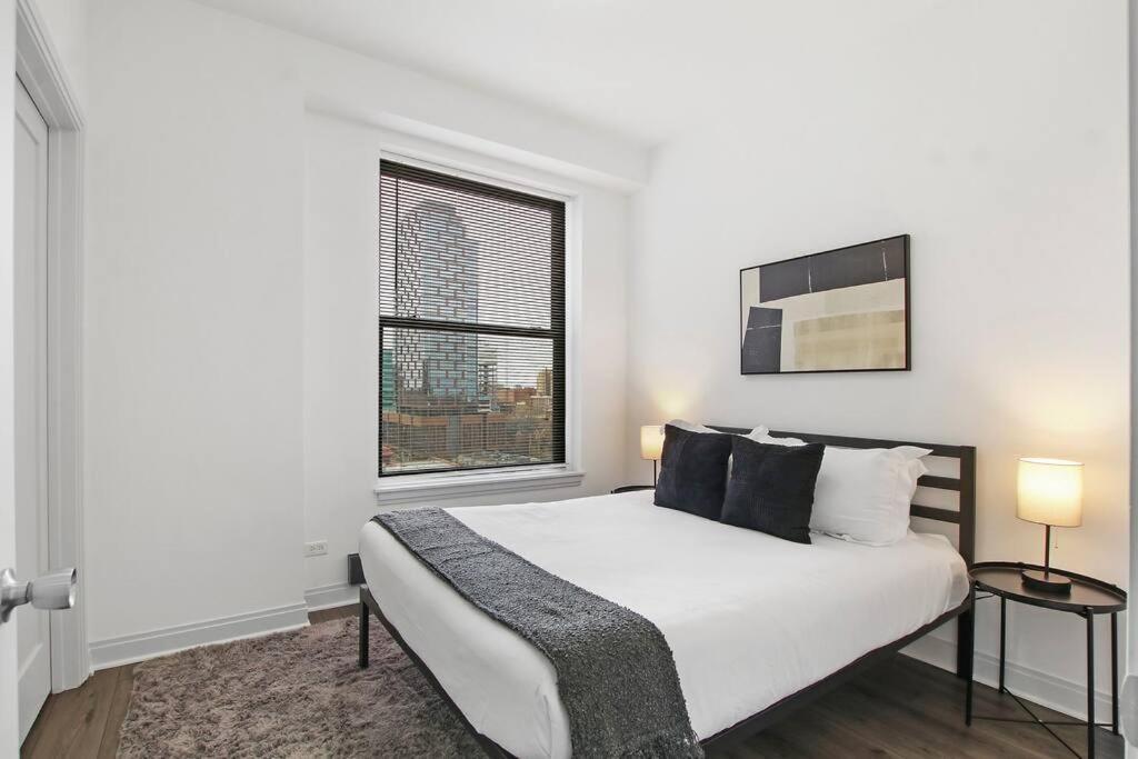 1br Modern In - Del Prado 811 Apartment Chicago