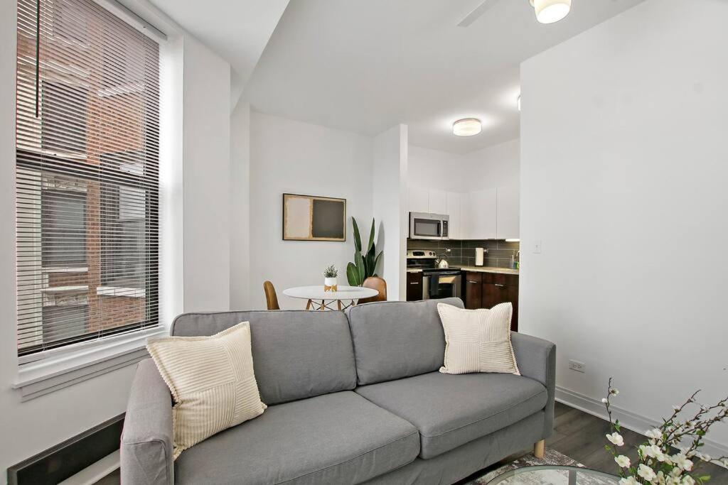 1br Modern In - Del Prado 811 Chicago