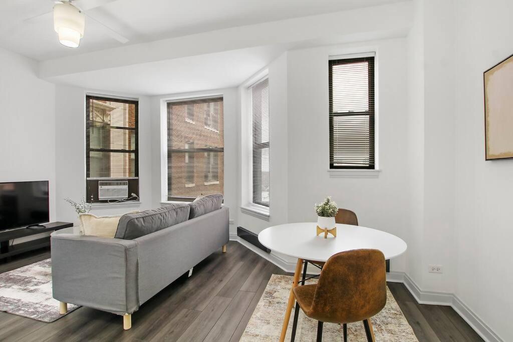 1br Modern In - Del Prado 811 Apartment