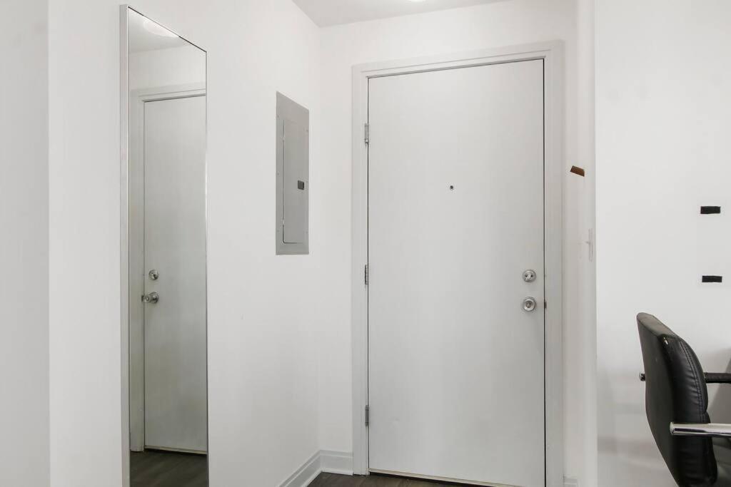 Apartment 2br Comfy And Roomy In - Del Prado 1013 Chicago
