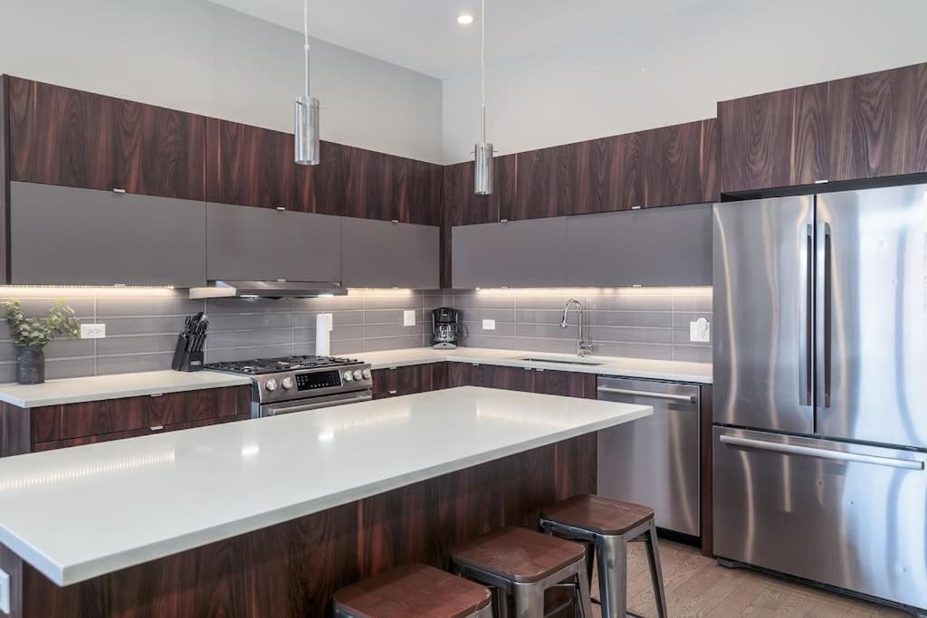 2 Newly Built Luxury With Private Roofdeck Holiday home