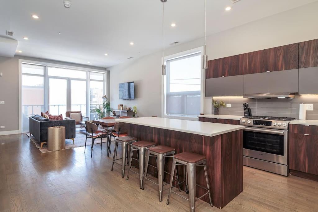 2 Newly Built Luxury With Private Roofdeck *