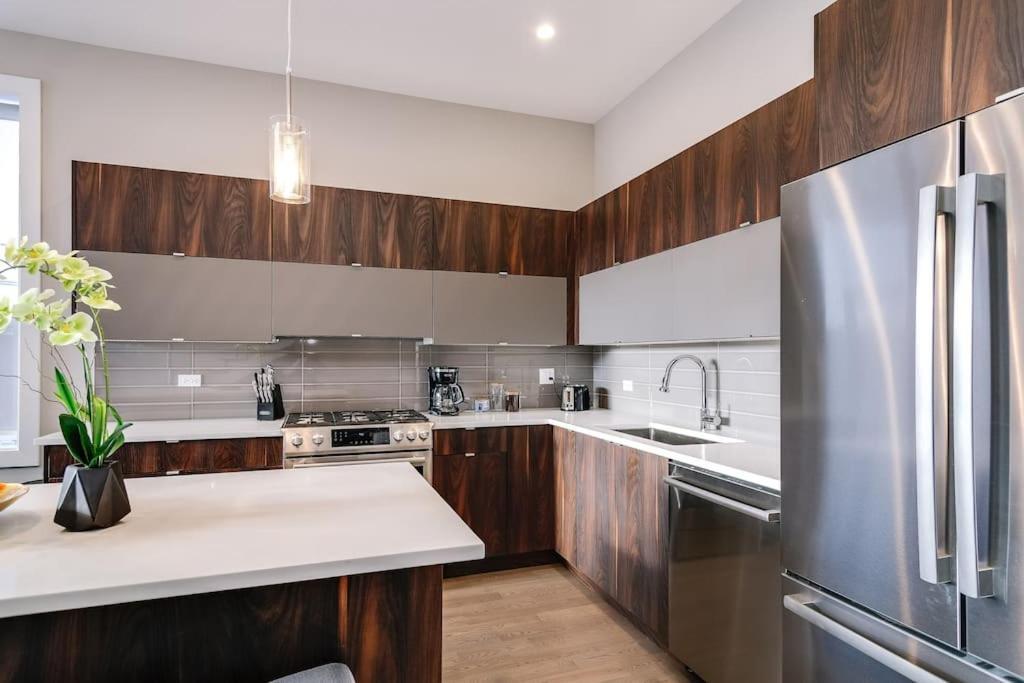 2 Newly Built Luxury With Private Roofdeck Holiday home *