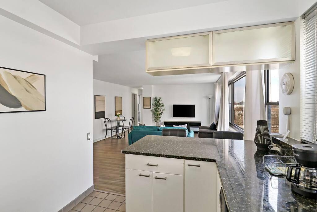 Spacious & Modern 2br - Algonquin 06-008e Apartment *