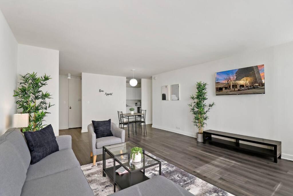 1br Contemporary Urban - Regents Park N2308 Rep Apartment Chicago