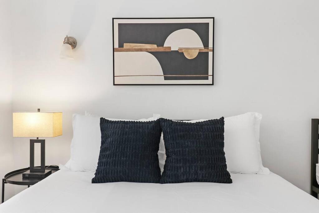 Sleek 1-bedroom In - East Park Tower 0610 Rep