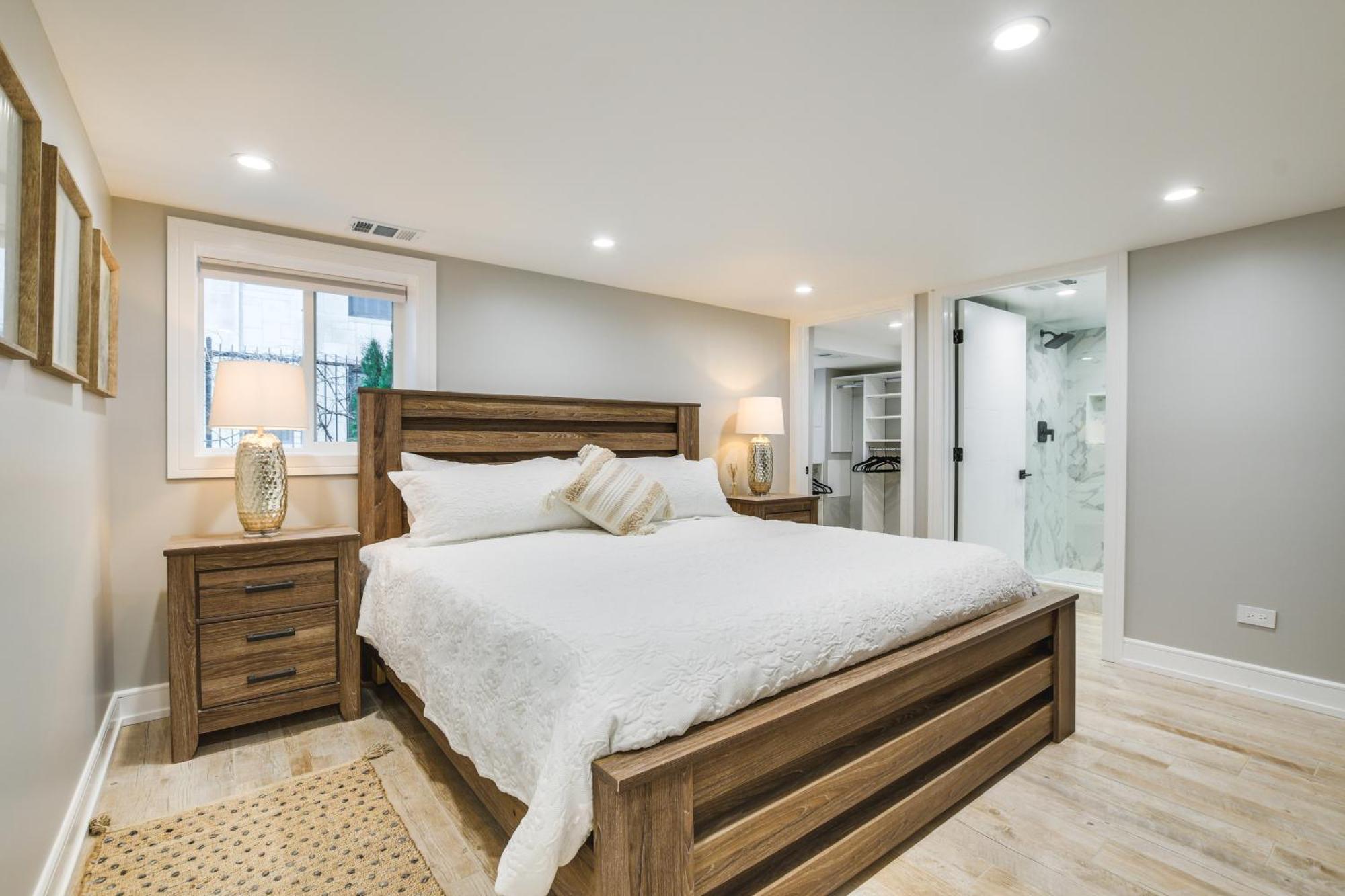 Stylish Retreat, Walk To Loyola *
