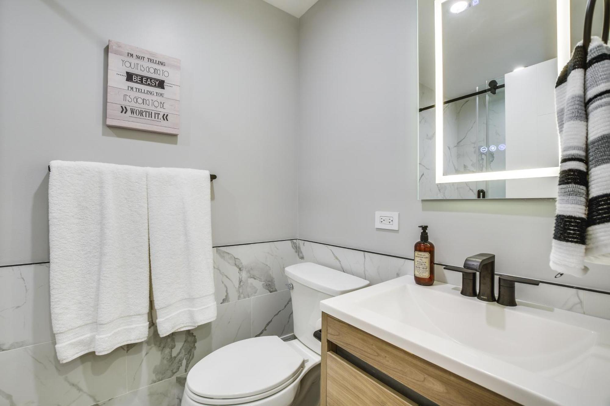 Holiday home Stylish Retreat, Walk To Loyola Chicago