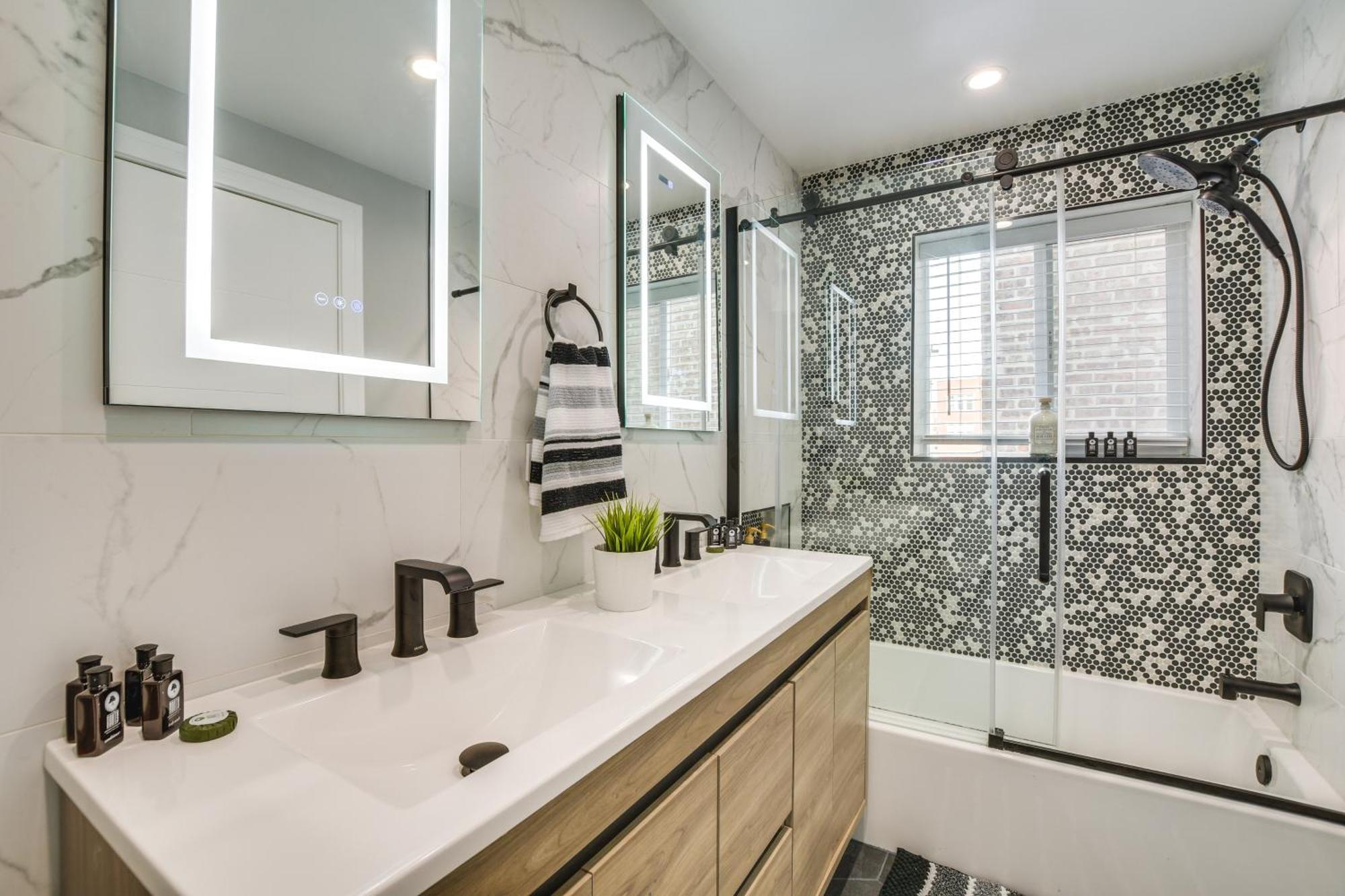 Stylish Retreat, Walk To Loyola * Chicago