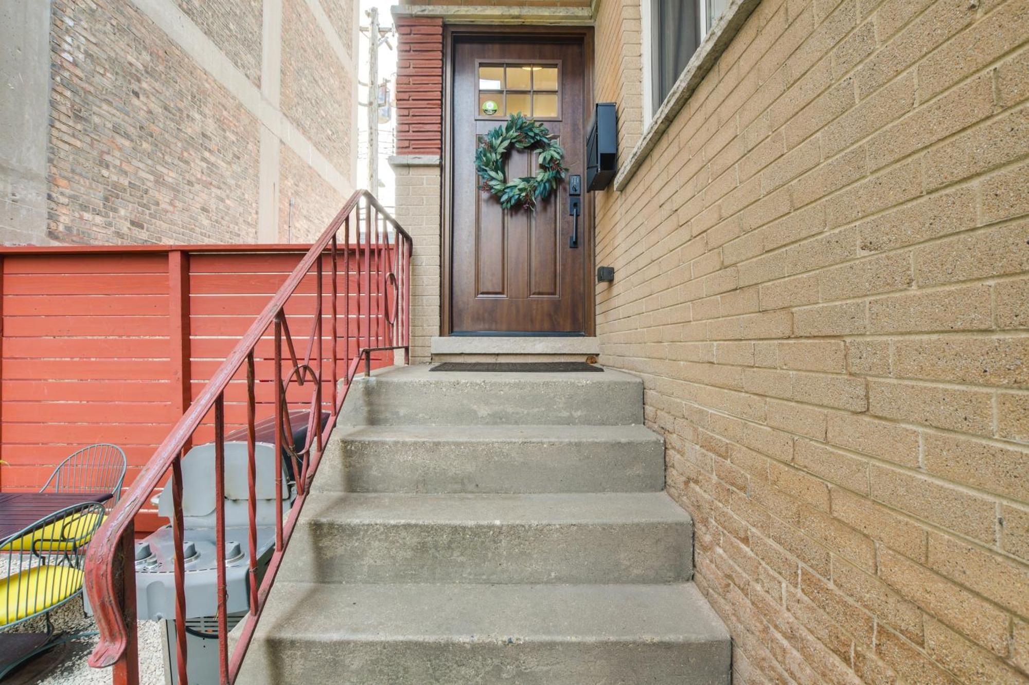 Stylish Retreat, Walk To Loyola Holiday home *