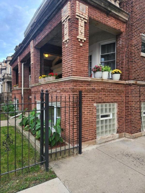 Relaxing Entire Roseland Neighborhood Unit Apartment *