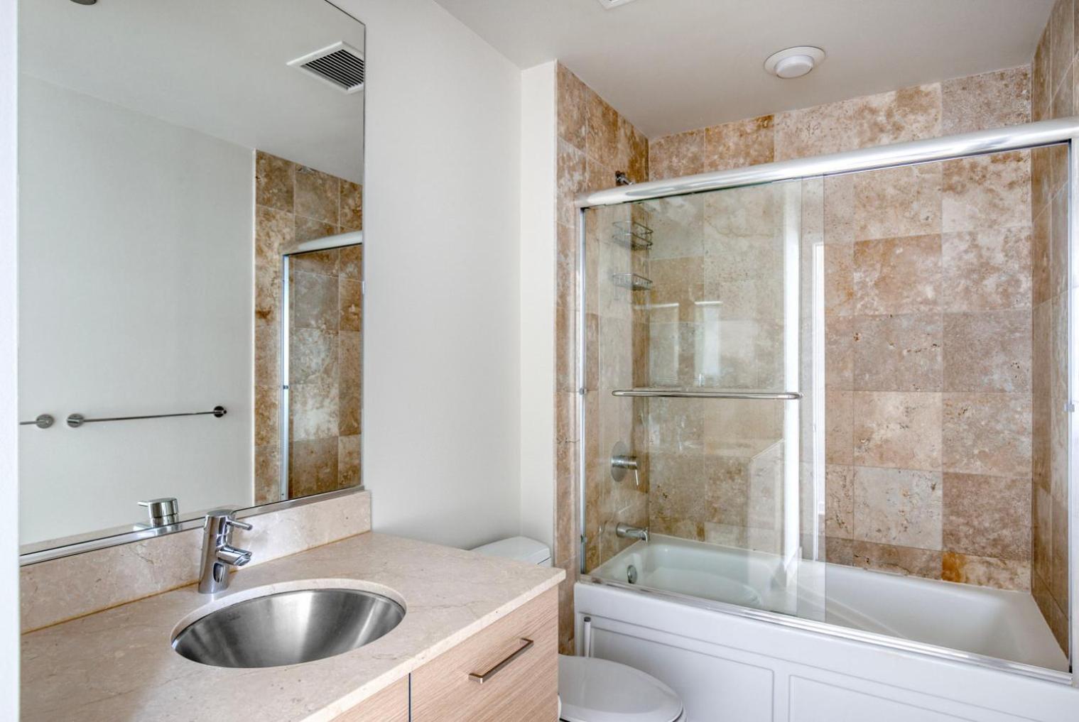 Apartment River West 1br W Roofdeck Wd Nr Blue Line Chi-1023 Chicago