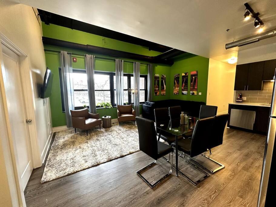 Modern 3Br In South Loop With Optional Parking And Gym Access Near Mccormick Place, Chinatown And Soldier Field *