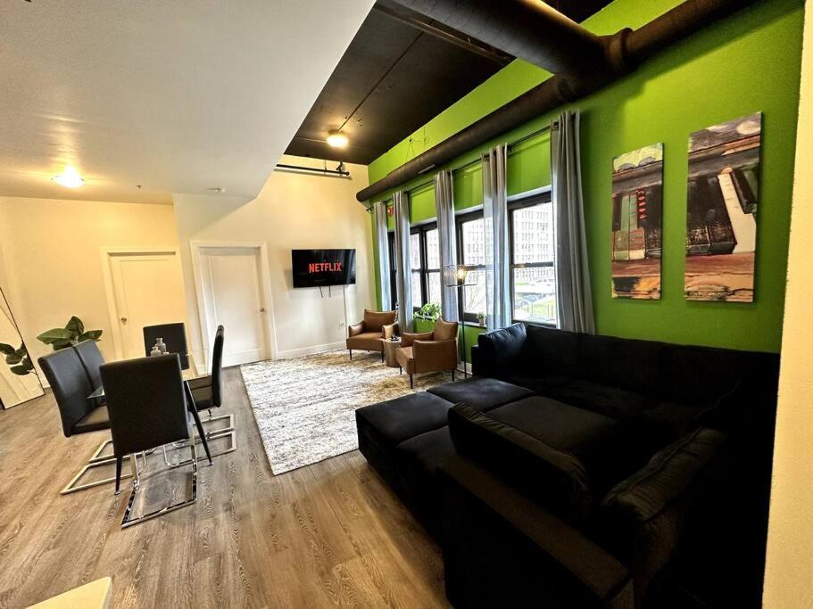 Modern 3Br In South Loop With Optional Parking And Gym Access Near Mccormick Place, Chinatown And Soldier Field Apartment