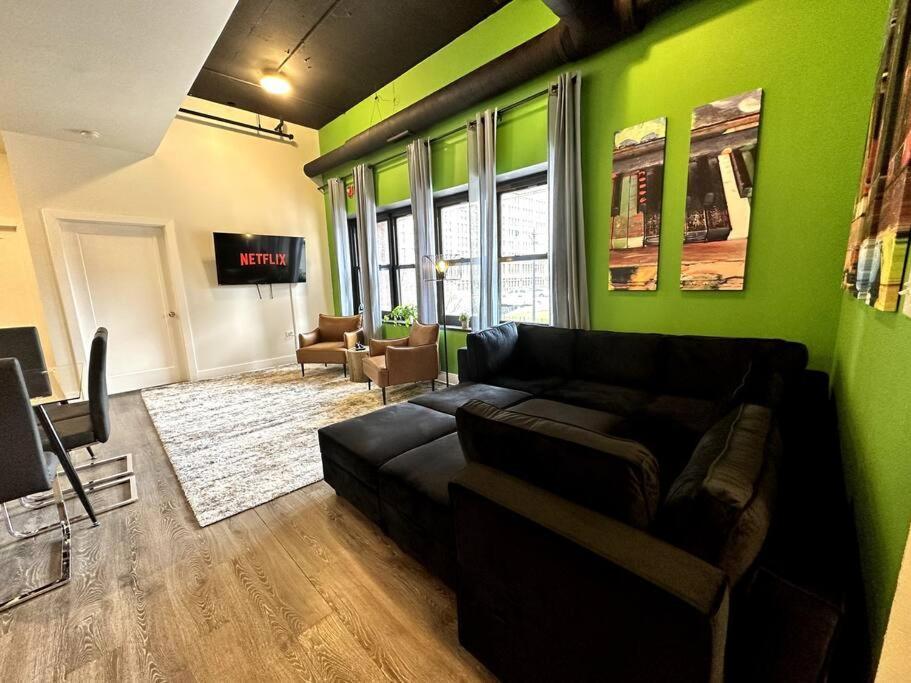 Modern 3Br In South Loop With Optional Parking And Gym Access Near Mccormick Place, Chinatown And Soldier Field *