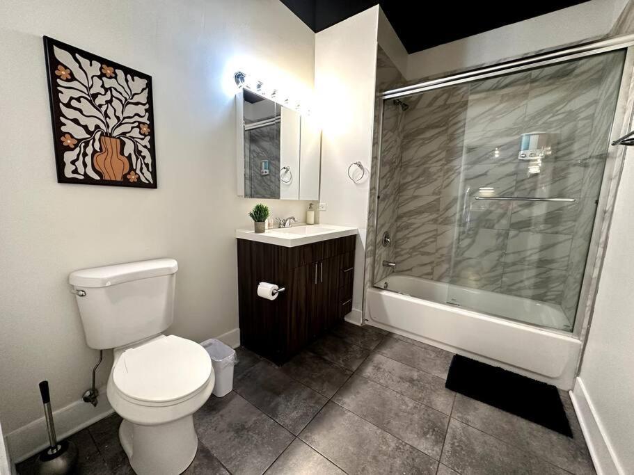 Modern 3Br In South Loop With Optional Parking And Gym Access Near Mccormick Place, Chinatown And Soldier Field