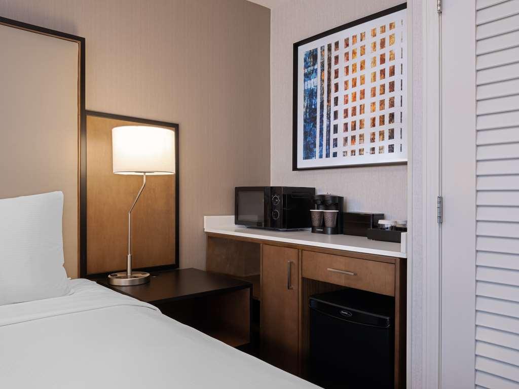 Hotel Embassy - Downtown River North 3*