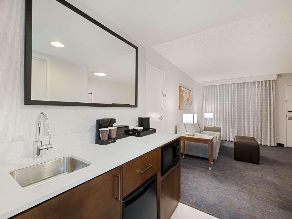 Hotel Embassy - Downtown River North Chicago