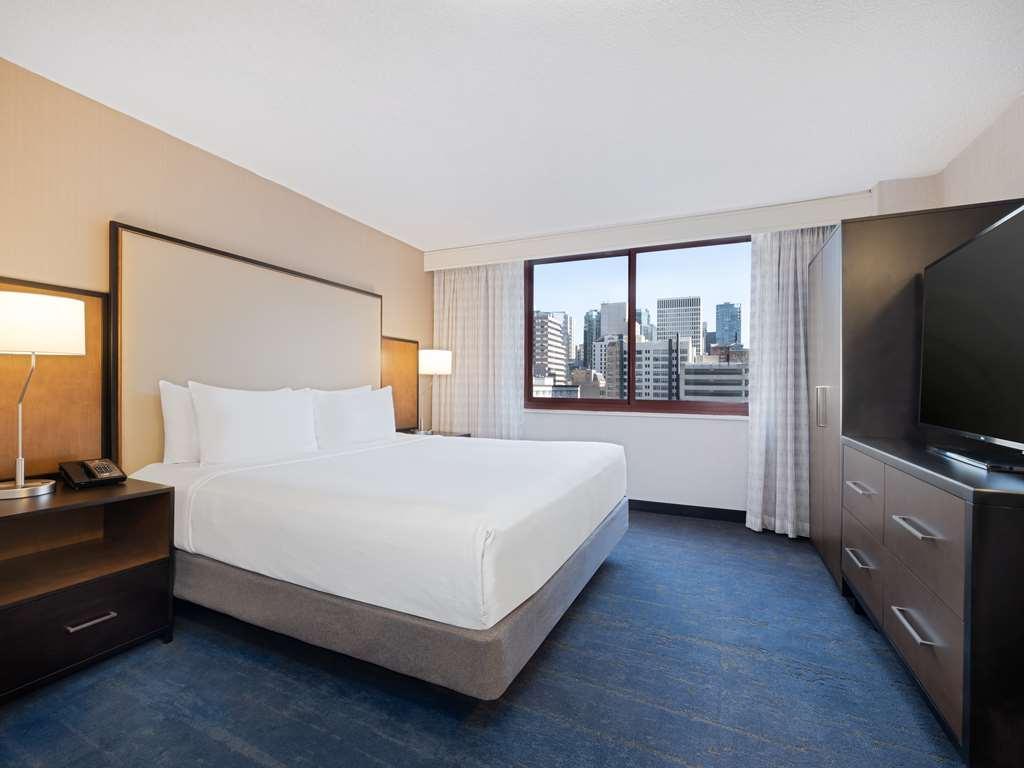 Embassy - Downtown River North Hotel Chicago