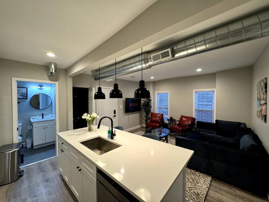 West Loop King Oasis/2br That Sleeps 6 Guests/walk To Fulton Market Apartamento Chicago