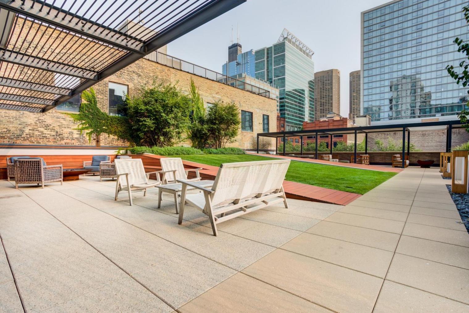 W Loop 1br W Pool Gym Lounge Nr L Chi-746 *