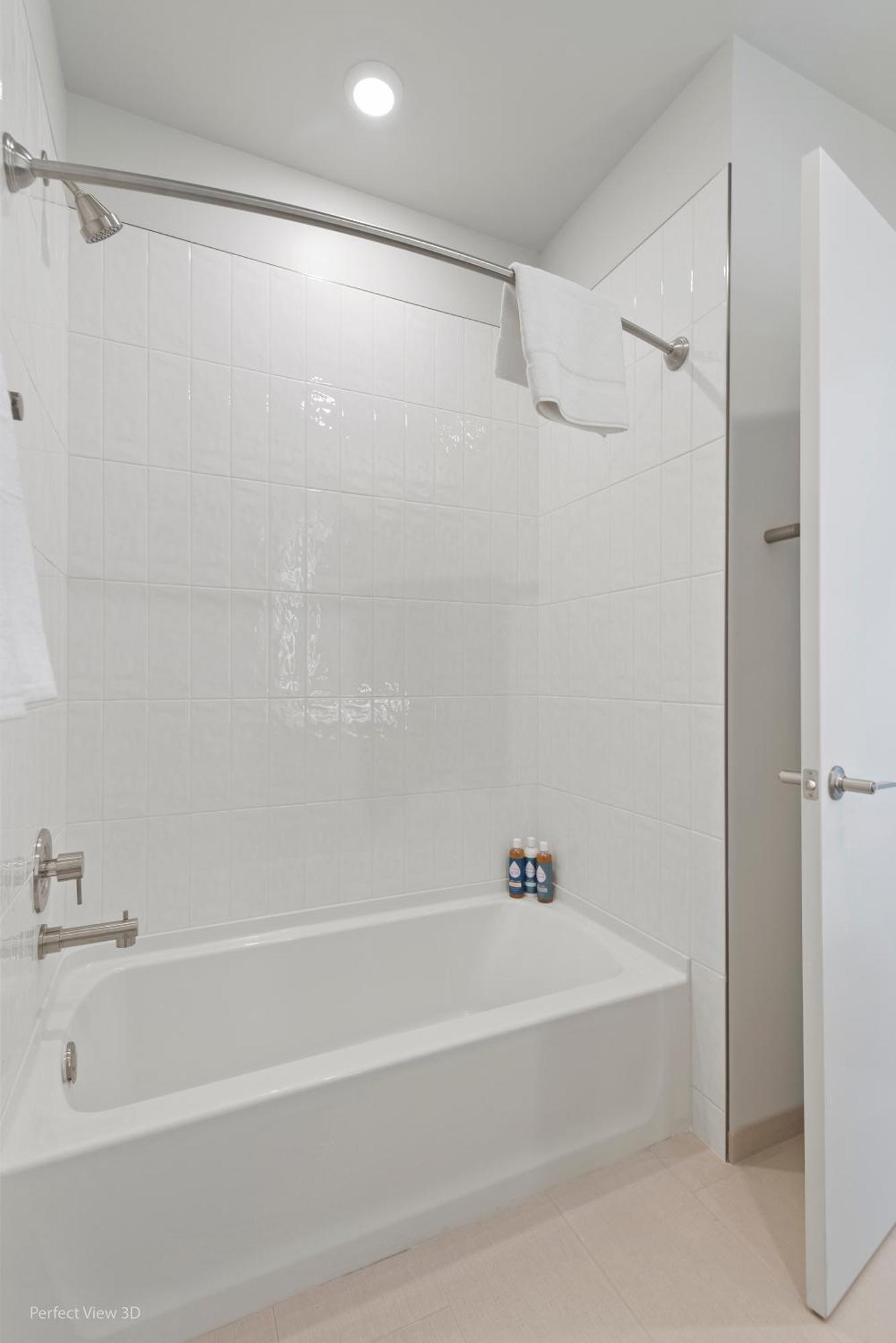 Apartment Foundry Unmatched Skyline Views At Lincoln Park Chicago