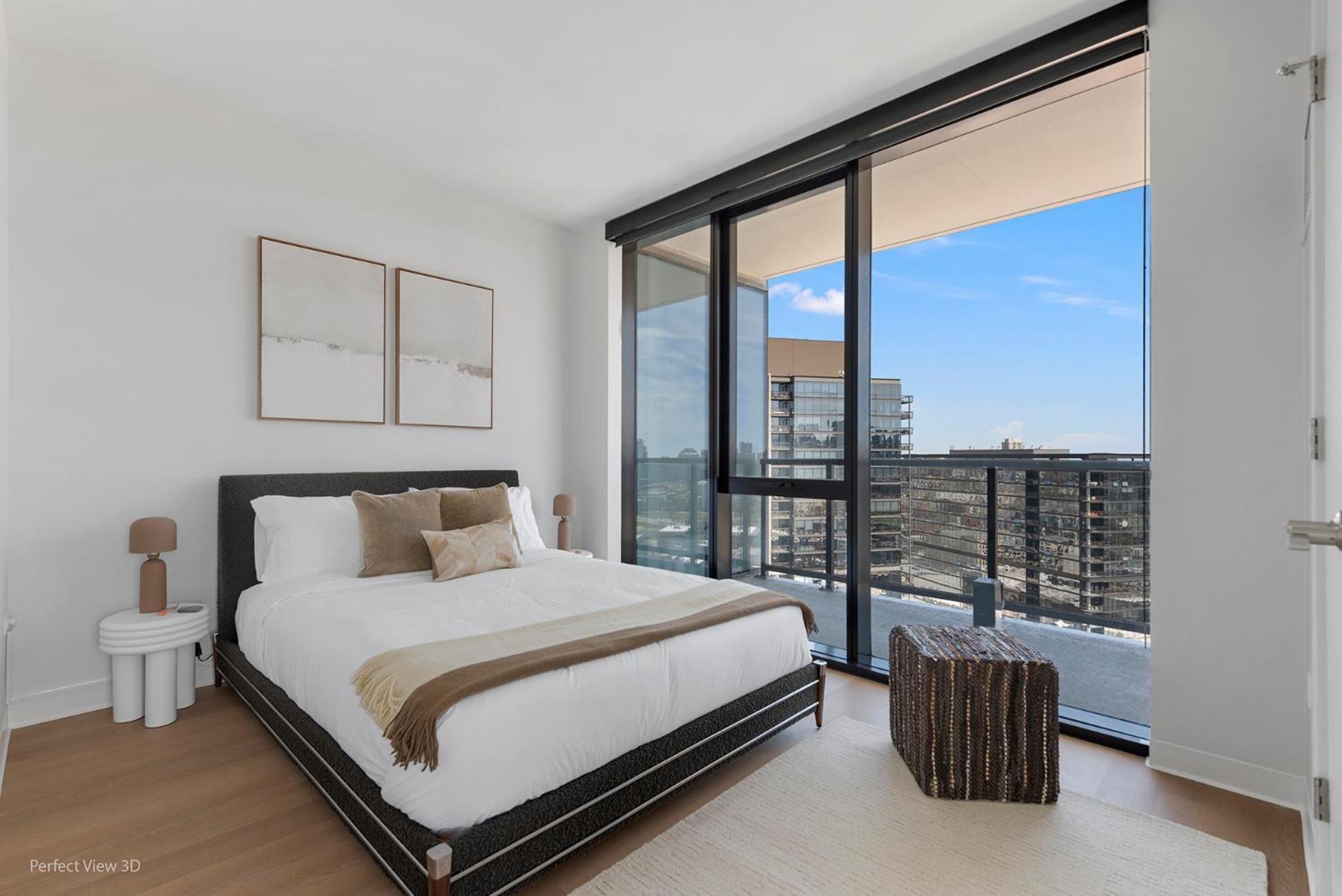 Foundry Unmatched Skyline Views At Lincoln Park Apartment *