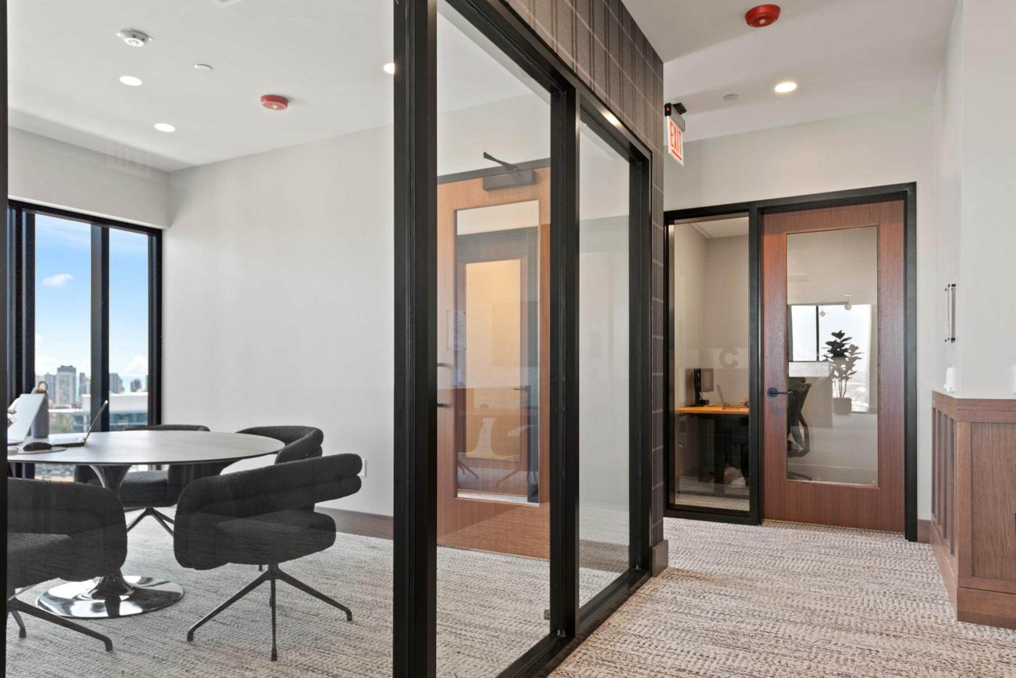 Foundry Unmatched Skyline Views At Lincoln Park *