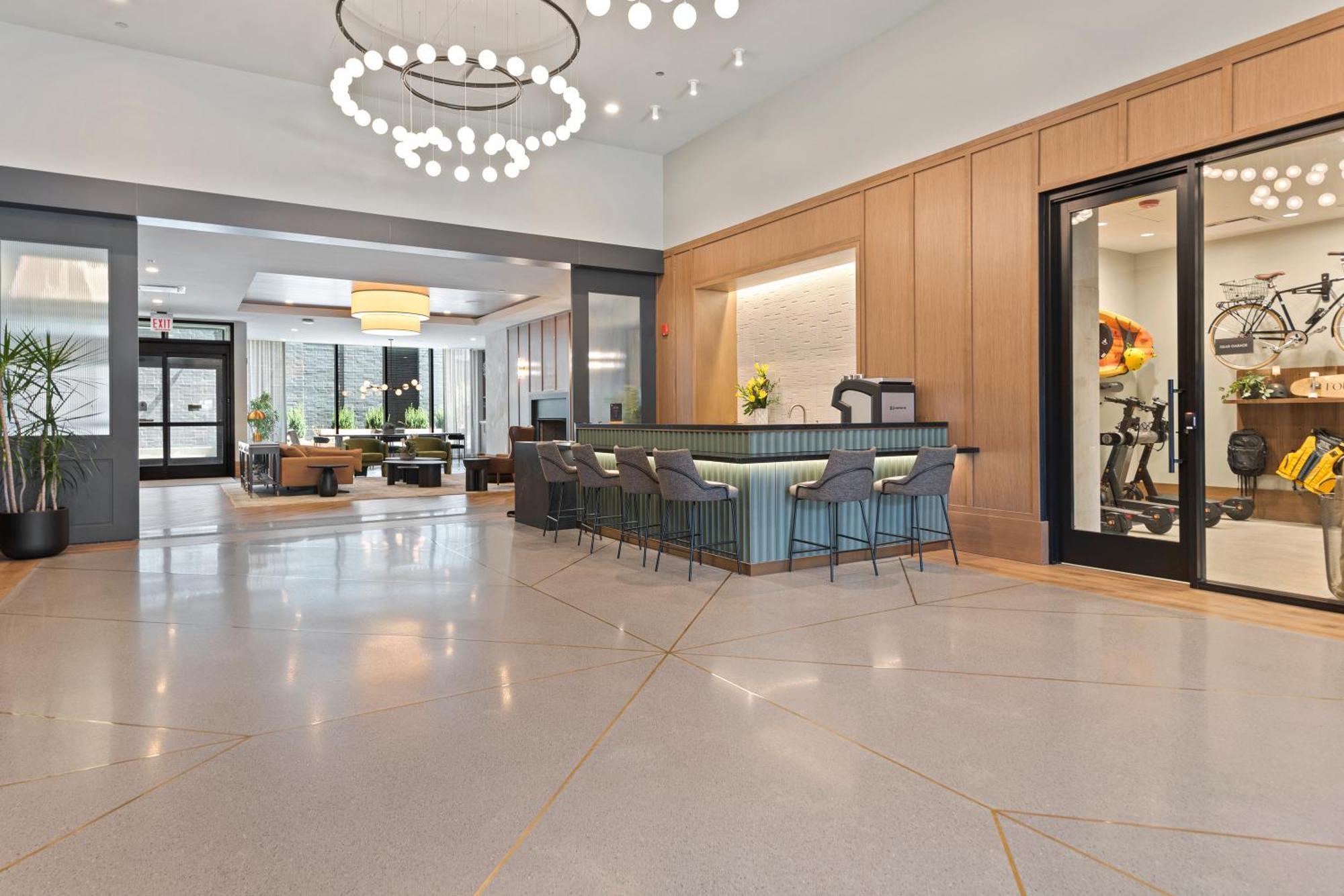 Foundry Unmatched Skyline Views At Lincoln Park Apartment Chicago