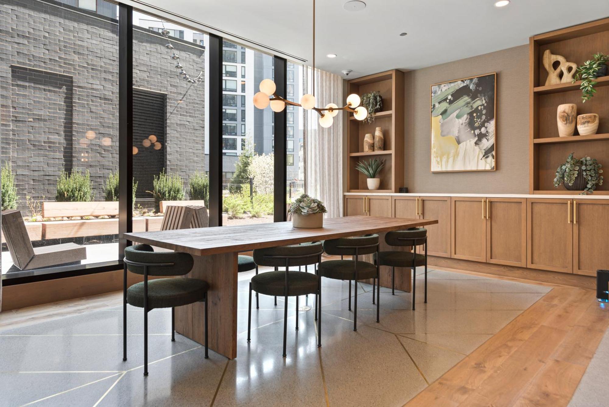 Foundry Unmatched Skyline Views At Lincoln Park *