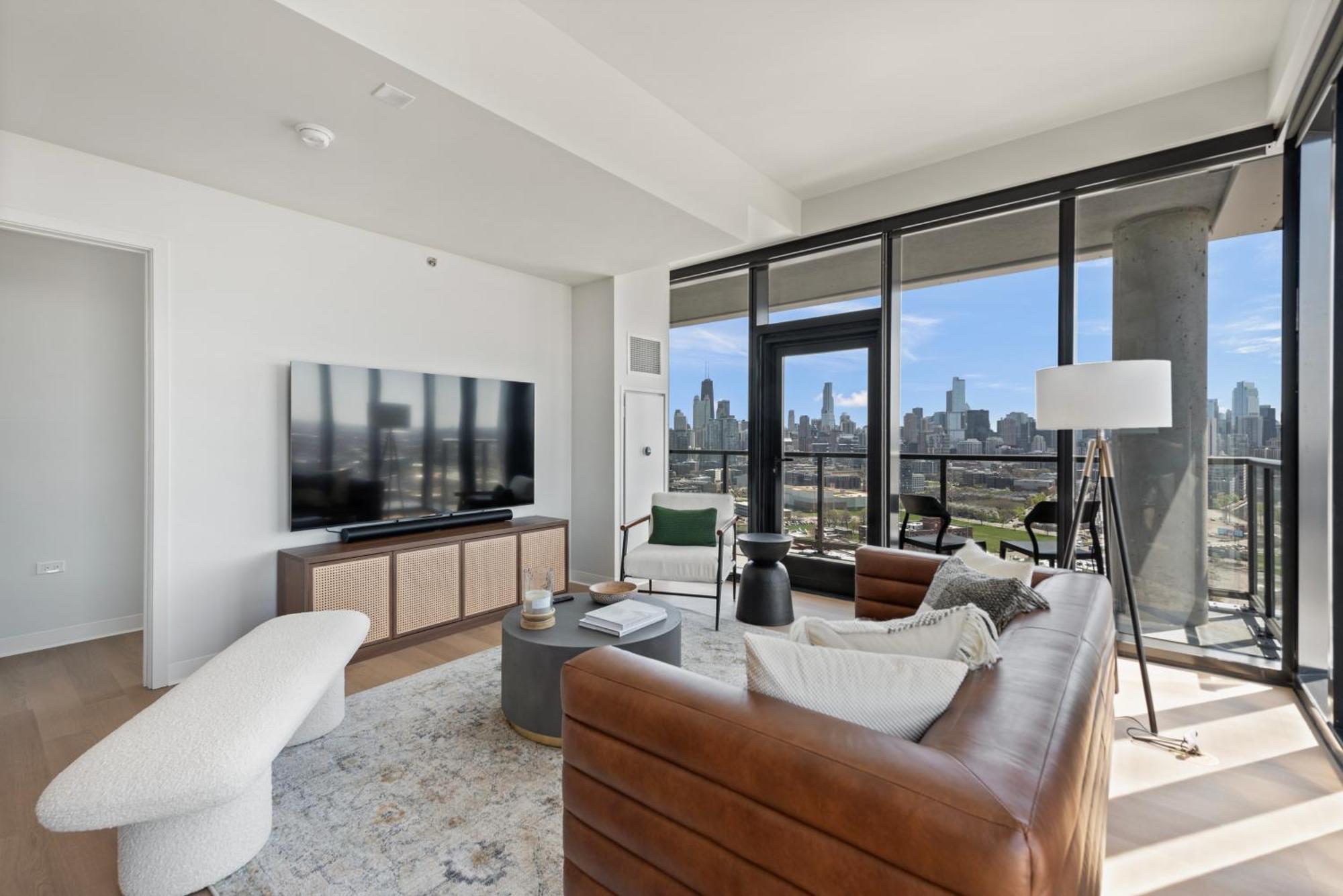 Foundry Unmatched Skyline Views At Lincoln Park * Chicago