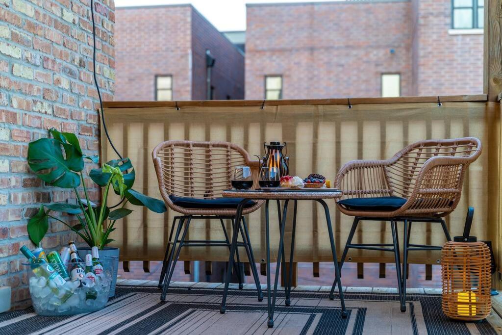 Apartment New! 1 Garage Spot Included! Near Brown Line! North Center/st. Ben's Location! Chicago
