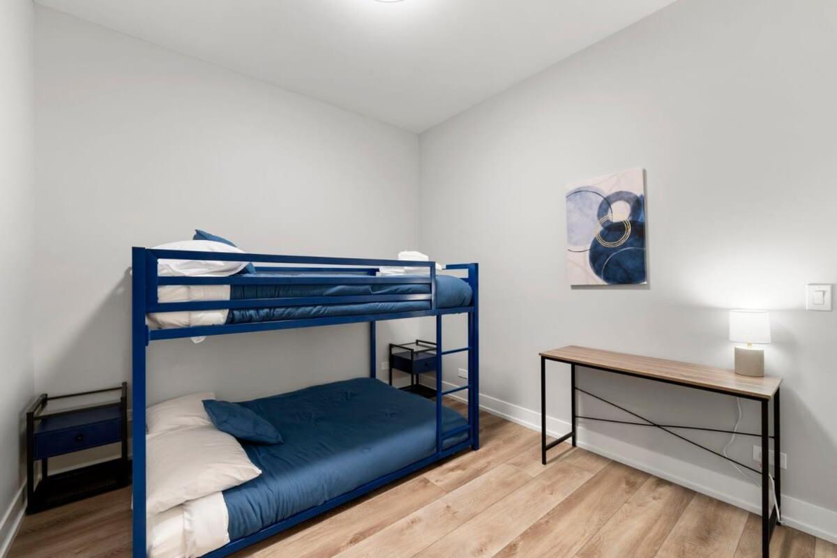 Apartment Lovely 3bed 3bath Brand New W 4 Beds & Balcony