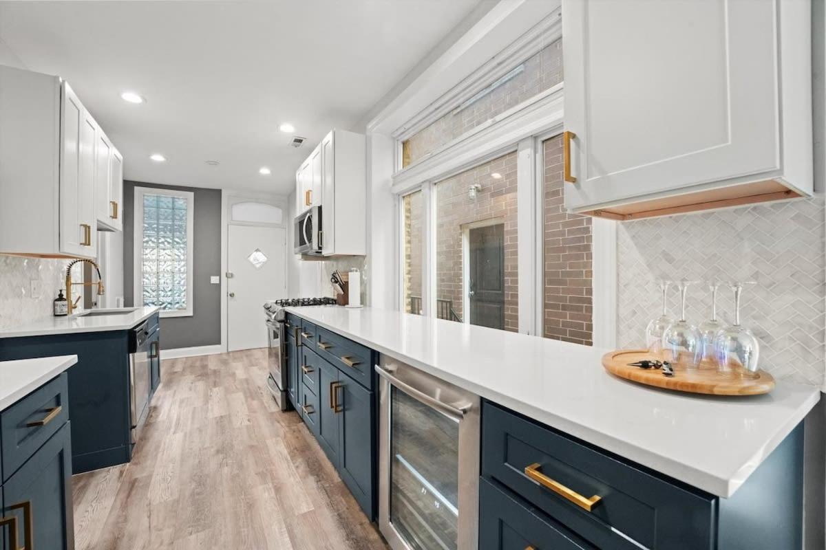 Beautiful Unit In Apartment *