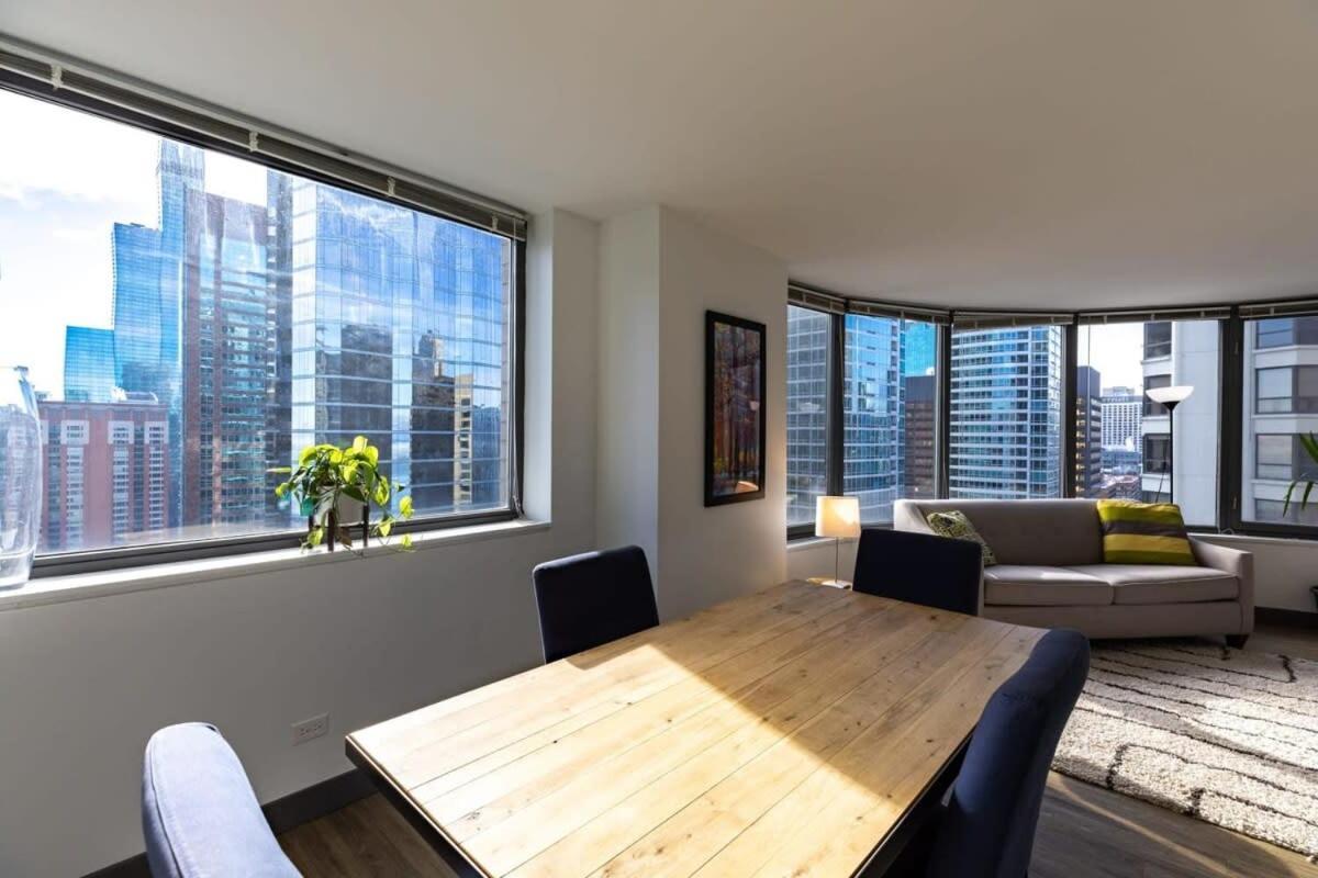 Ultimate 3br Luxury Near Navy Pier With Gym & Pool By Envitae Apartamento Chicago