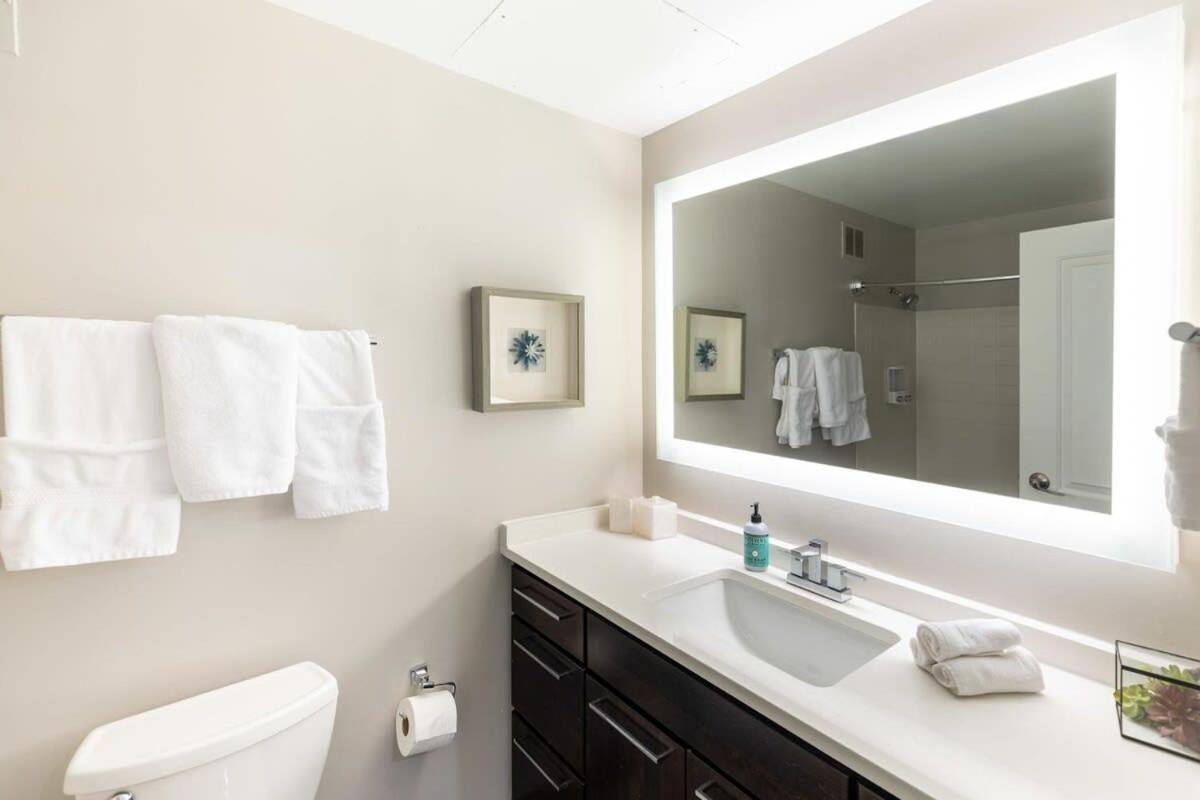 2b 2ba Exquisite With Views, Indoor Pool & Gym By Envitae * Chicago