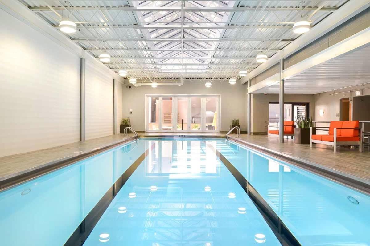 Apartment 2b 2ba Exquisite With Views, Indoor Pool & Gym By Envitae *