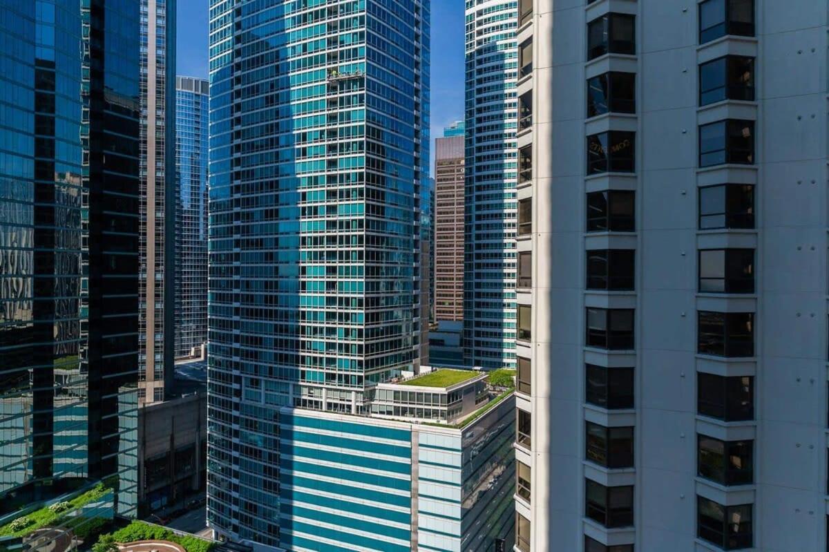 2b 2ba Exquisite With Views, Indoor Pool & Gym By Envitae Apartment Chicago