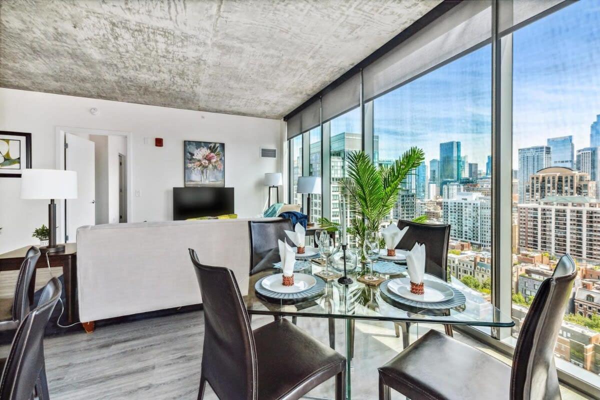 2br Stunning River North With Pool & Views Apartment