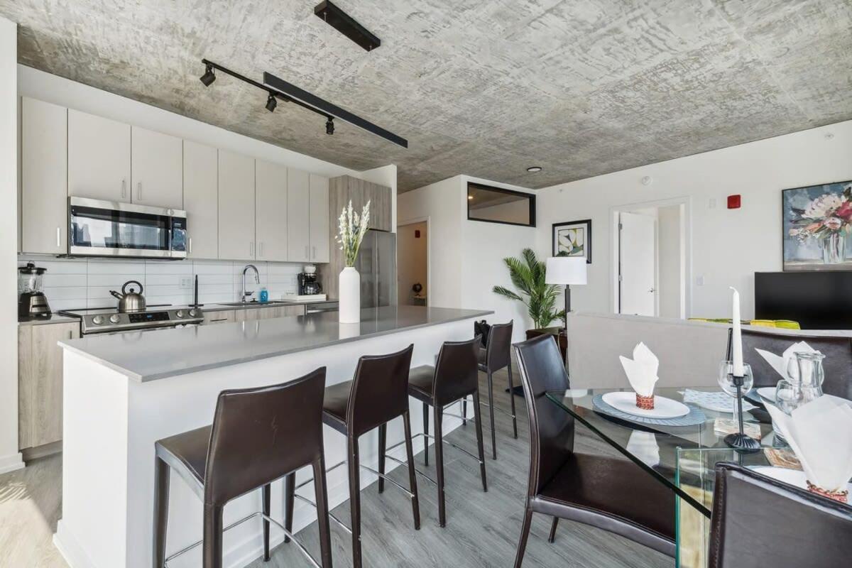 2br Stunning River North With Pool & Views