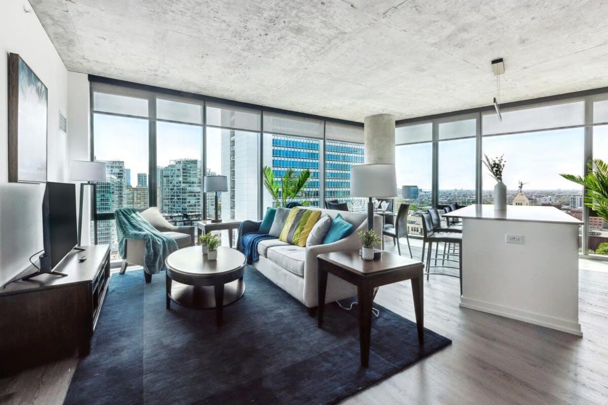 Apartment 2br Stunning River North With Pool & Views Chicago